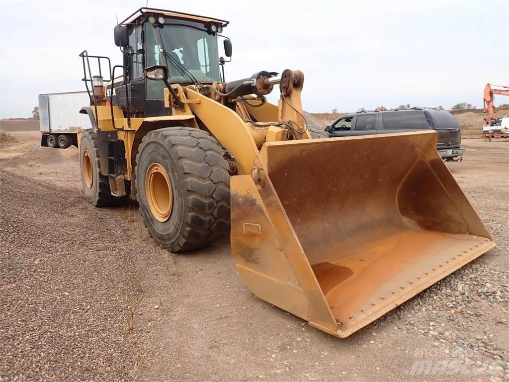 CAT 972K Iekrāvēji uz riteņiem