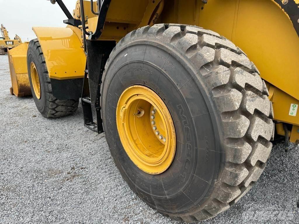 CAT 972M Iekrāvēji uz riteņiem