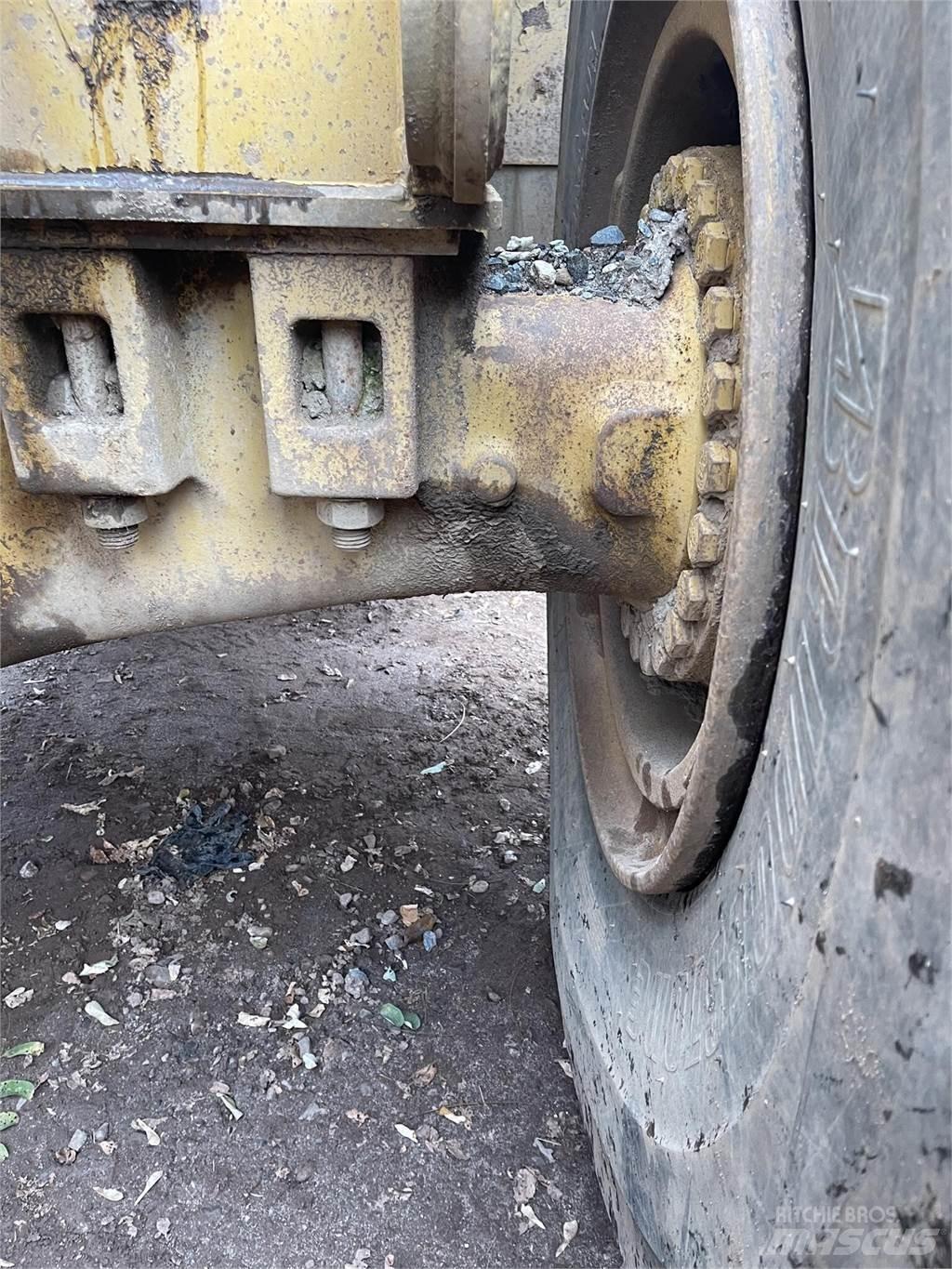 CAT 980G Iekrāvēji uz riteņiem