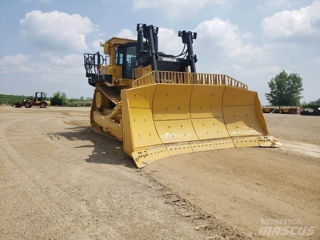 CAT D10T Kāpurķēžu buldozeri