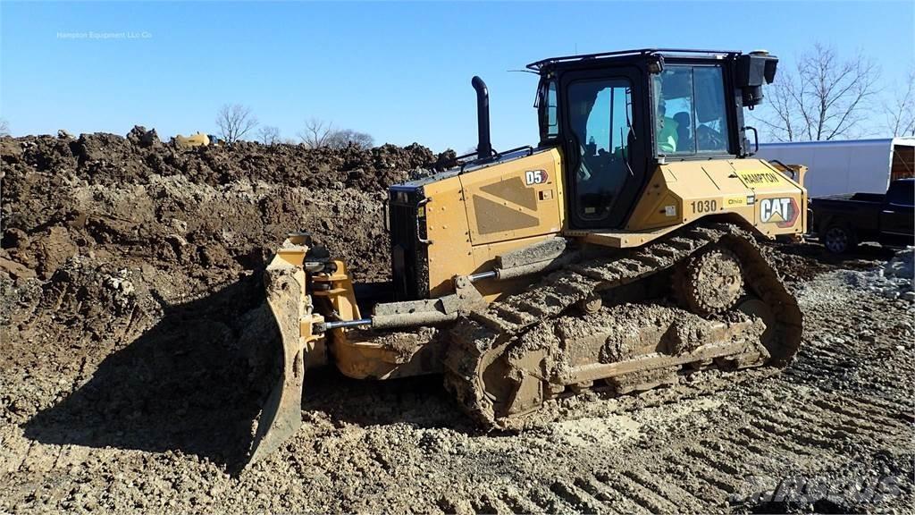 CAT D5 Kāpurķēžu buldozeri