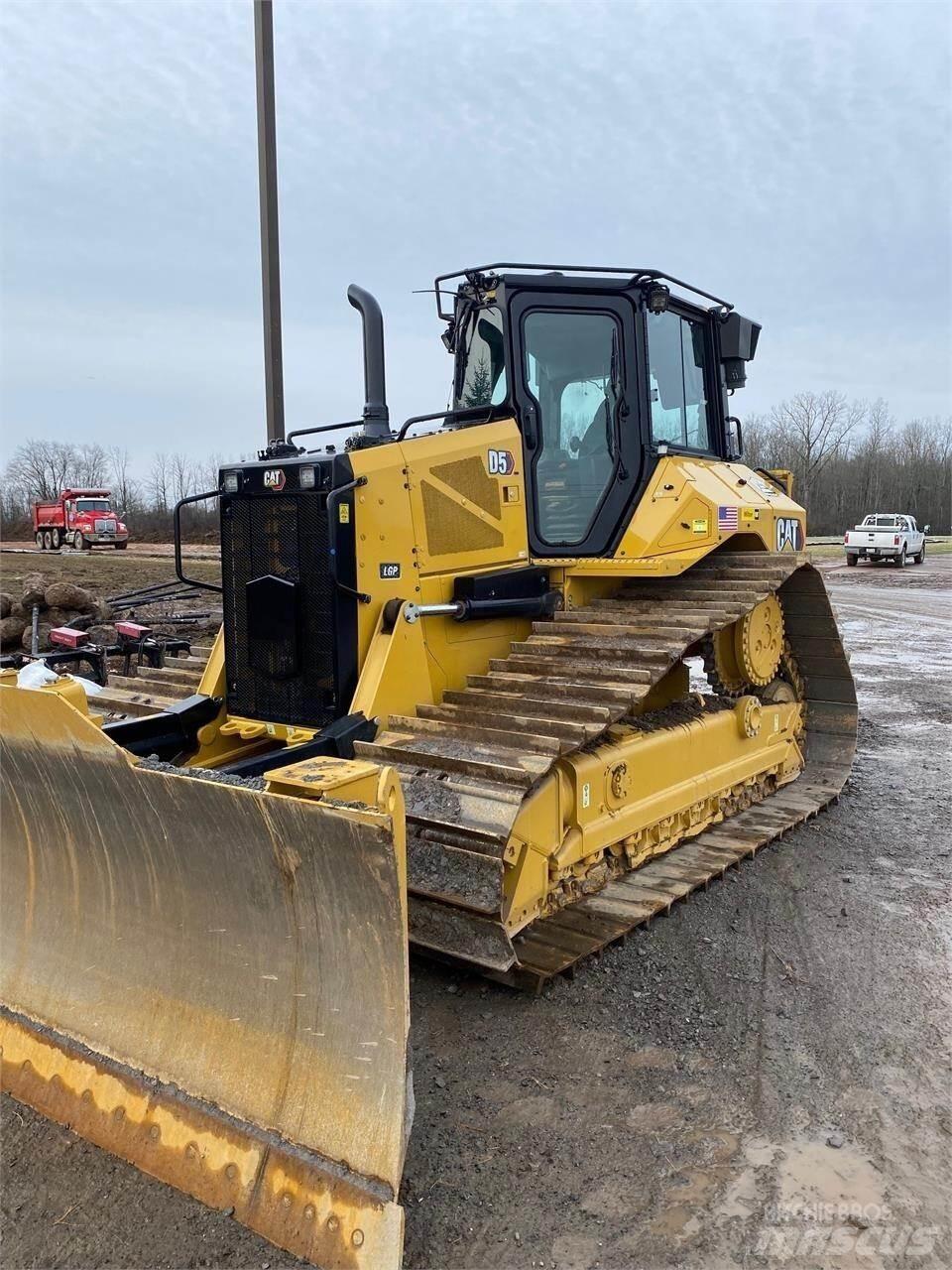 CAT D5 LGP Kāpurķēžu buldozeri