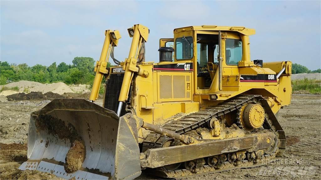 CAT D8R Kāpurķēžu buldozeri