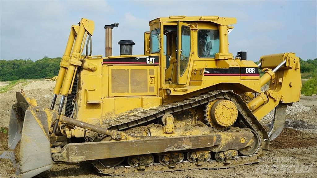 CAT D8R Kāpurķēžu buldozeri