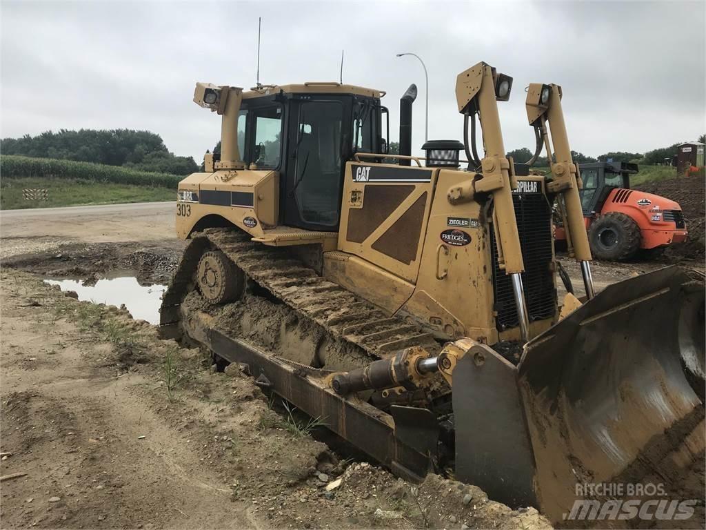 CAT D8T Kāpurķēžu buldozeri