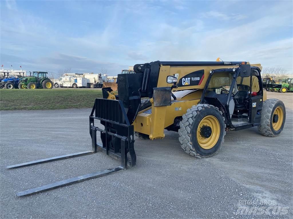 CAT TL1255D Teleskopiskie manipulatori