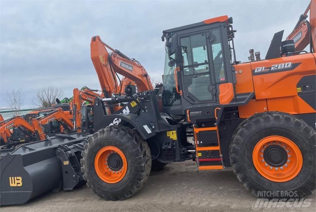 Develon DL280-7 Iekrāvēji uz riteņiem