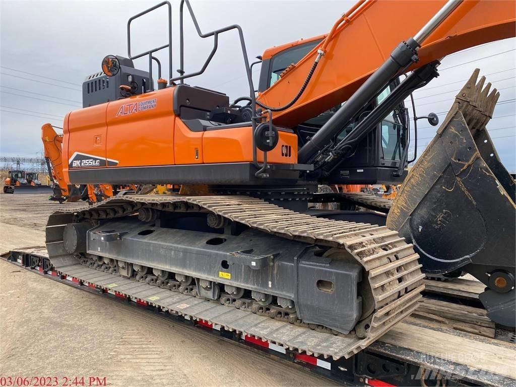 Develon DX255 LC-7 Kāpurķēžu ekskavatori