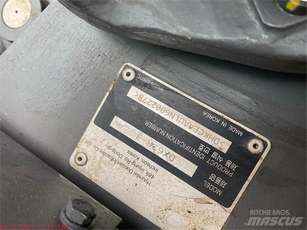 Develon DX62R-3 Kāpurķēžu ekskavatori