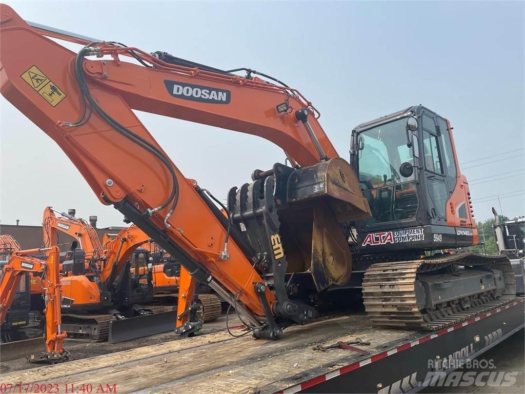 Doosan DX140 LC-5 Kāpurķēžu ekskavatori
