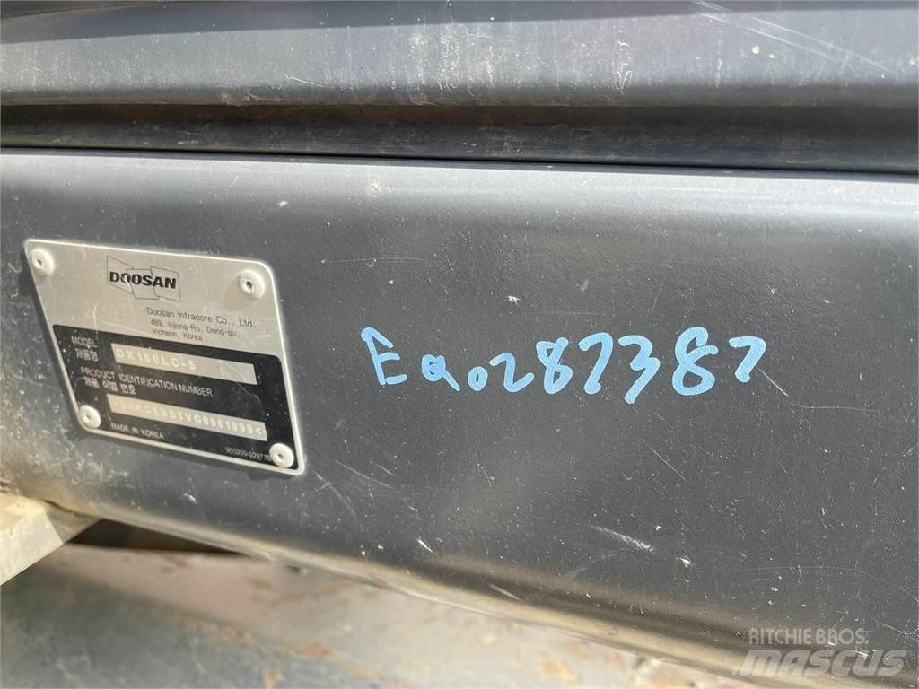 Doosan DX180 LC-5 Kāpurķēžu ekskavatori
