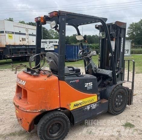 Doosan G25P-5 Autokrāvēji - citi