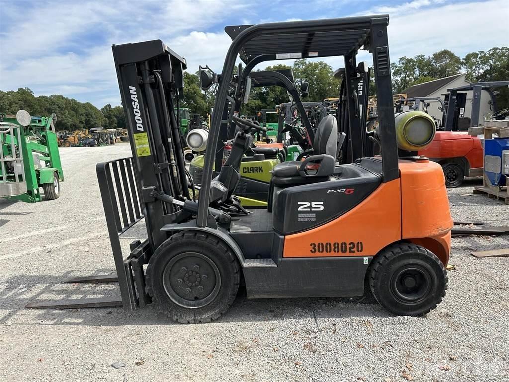 Doosan G25P-5 Autokrāvēji - citi