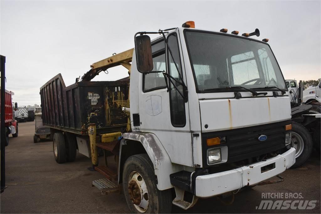 Ford CF8000 Smagās mašīnas ar celtni