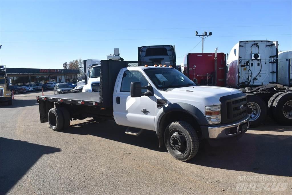 Ford F550 Pašizgāzējs