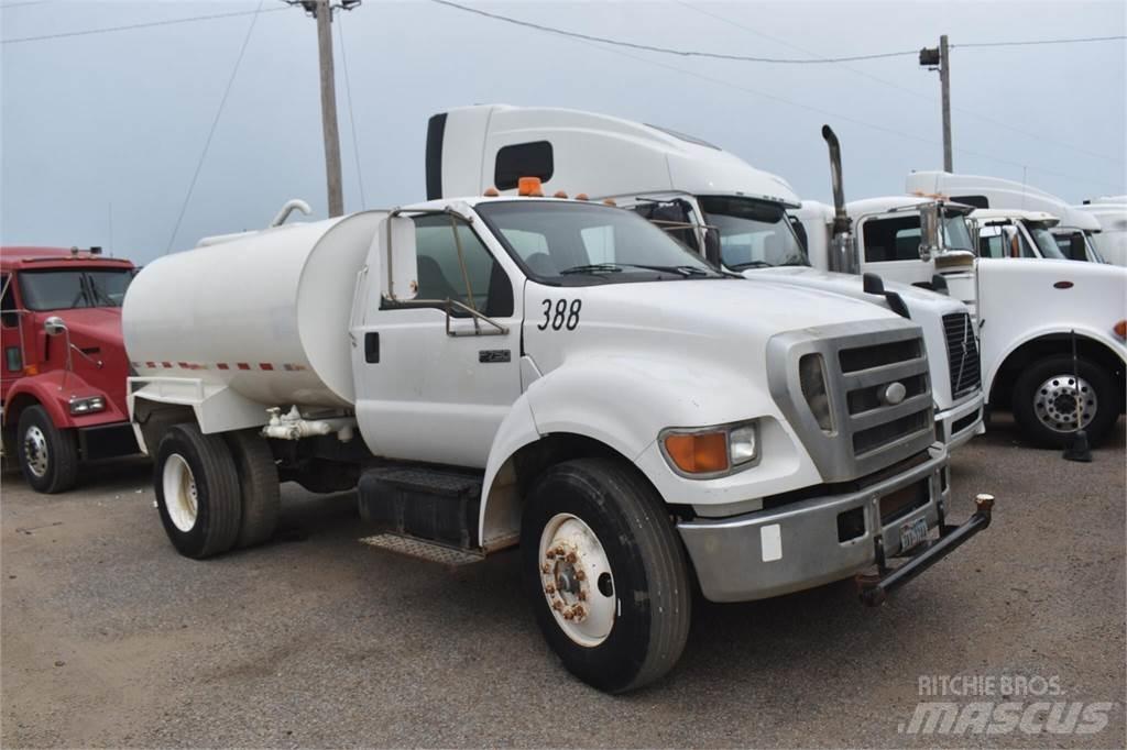 Ford F750 Autocisterna