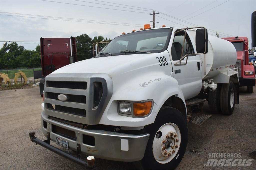 Ford F750 Autocisterna