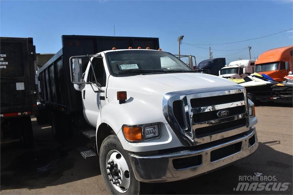 Ford F750 Pašizgāzējs
