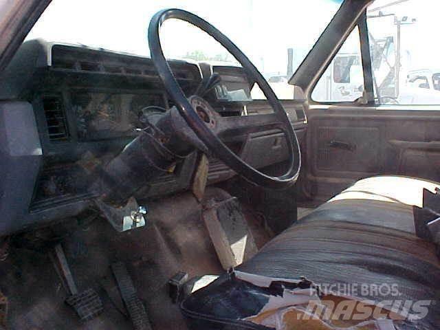 Ford F800 Pilsētas atkritumvedēji