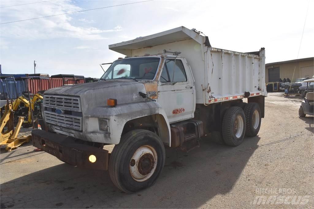 Ford F900 Pašizgāzējs