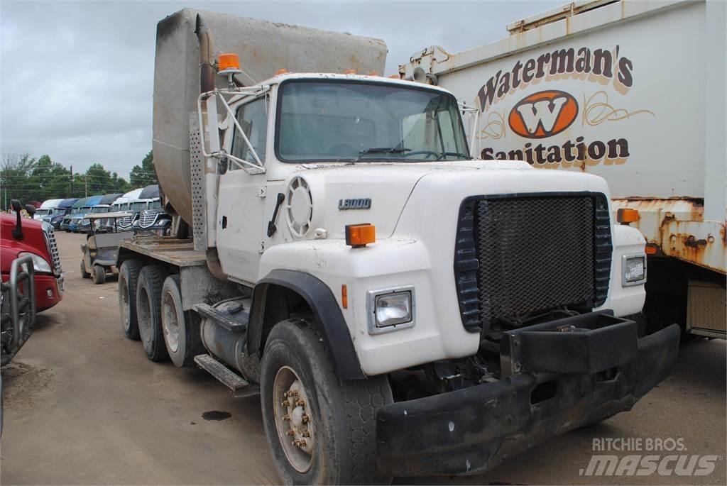 Ford L8000 Betonvedēji