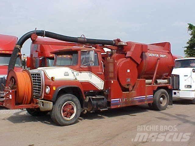 Ford L8000 Autocisterna