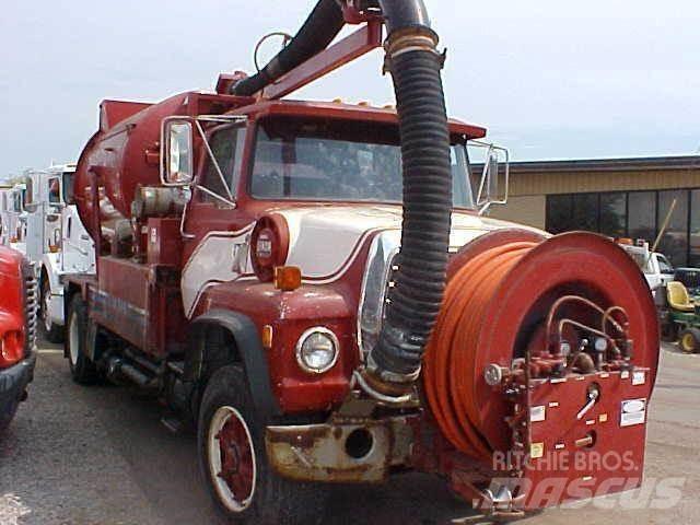 Ford L8000 Autocisterna