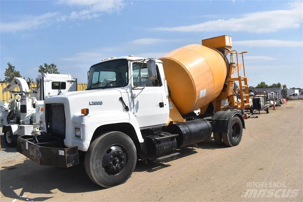 Ford LN7000 Betonvedēji