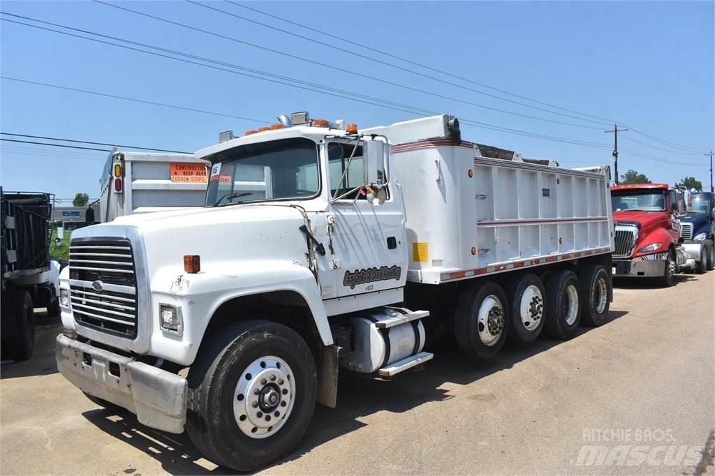 Ford LT9000 Pašizgāzējs
