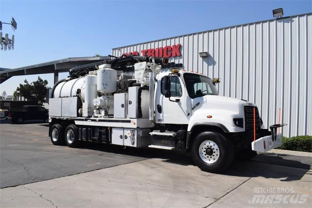Freightliner 114SD Autocisterna