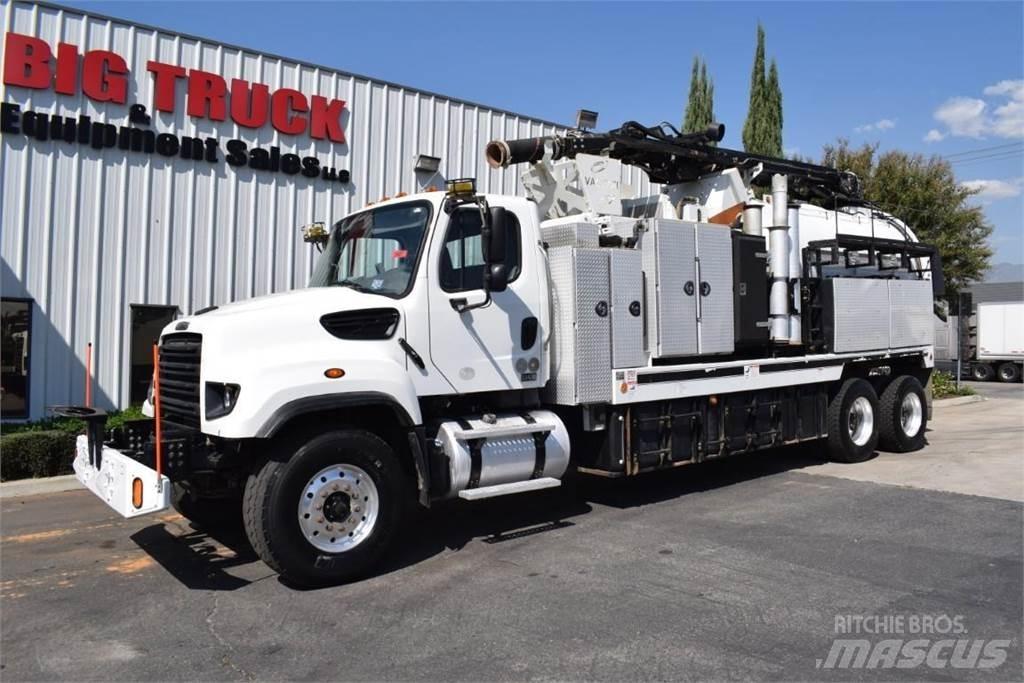 Freightliner 114SD Autocisterna