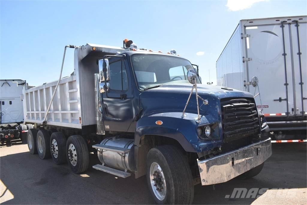 Freightliner 114SD Pašizgāzējs