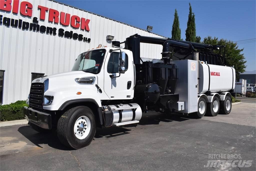 Freightliner 114SD Autocisterna