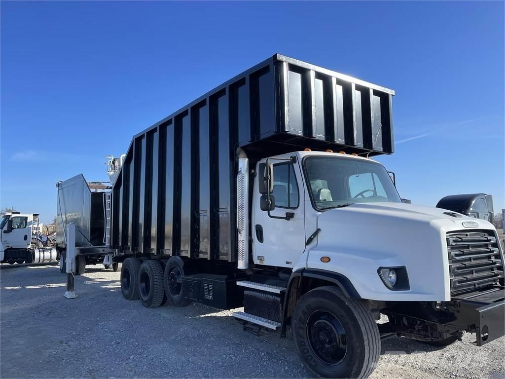 Freightliner 114SD Smagās mašīnas ar celtni