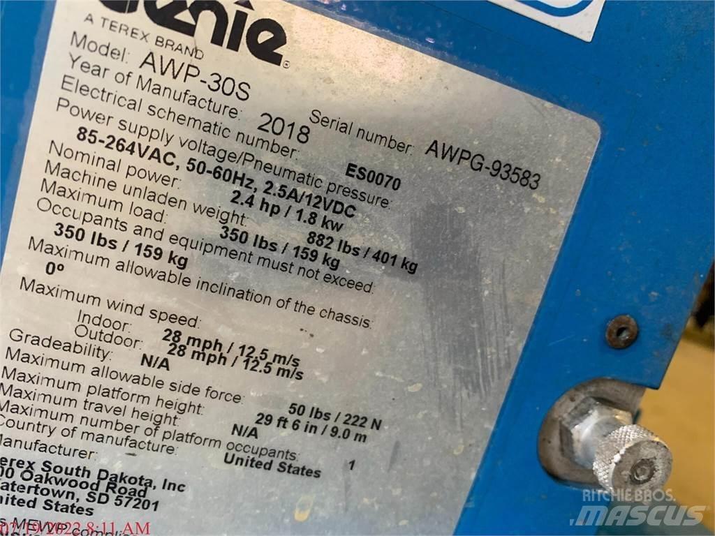 Genie AWP30S Vertikālie pacēlāji