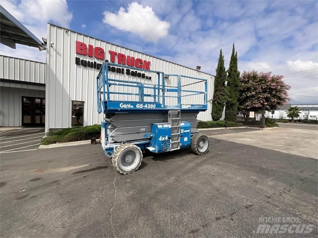 Genie GS4390RT Šķerveida pacēlāji