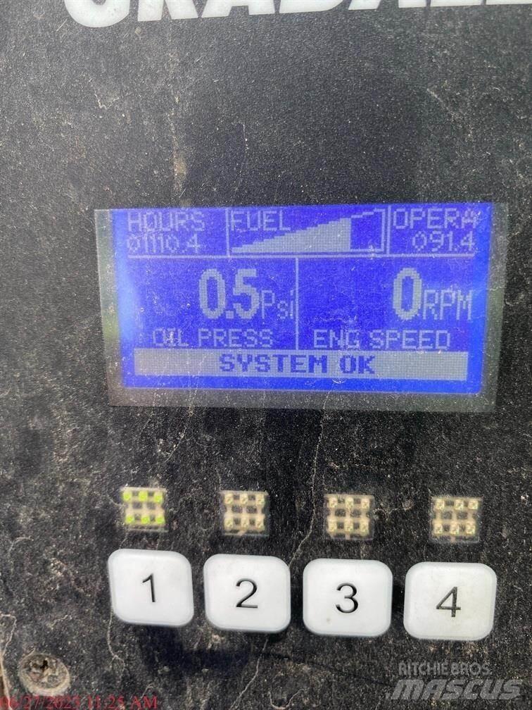 Gradall XL3300 V Ekskavatori uz riteņiem