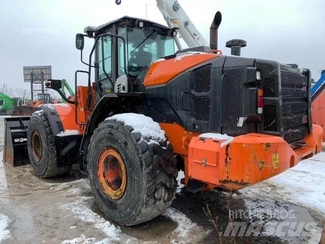 Hitachi ZW250-6 Iekrāvēji uz riteņiem