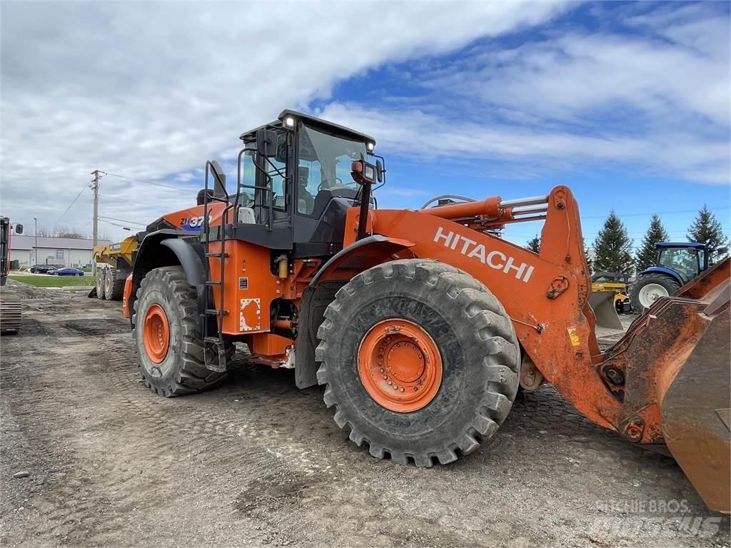 Hitachi ZW370-6 Iekrāvēji uz riteņiem