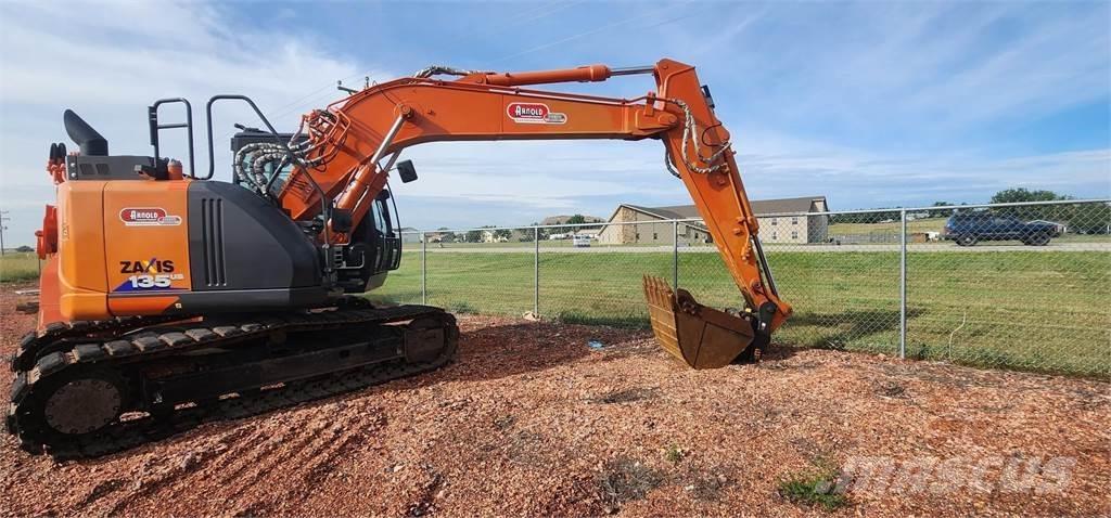 Hitachi ZX135US-6 Kāpurķēžu ekskavatori