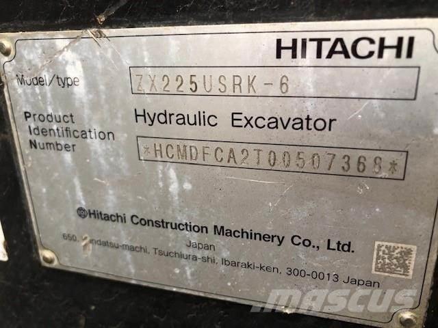 Hitachi ZX225USRK-6 Kāpurķēžu ekskavatori