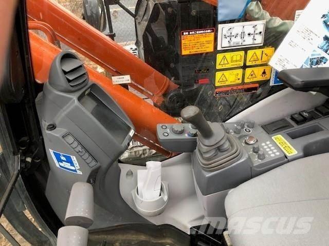 Hitachi ZX225USRK-6 Kāpurķēžu ekskavatori