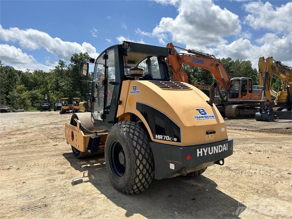 Hyundai HR70C Divvalču grunts veltņi