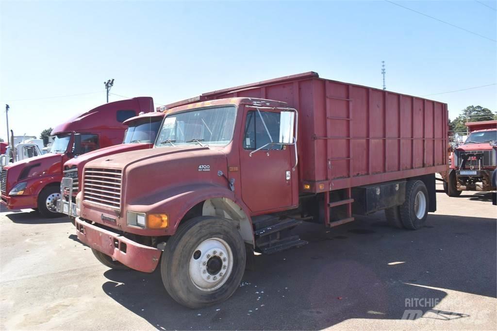 International 4700 Pašizgāzējs