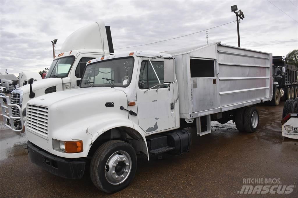 International 4700 Pašizgāzējs
