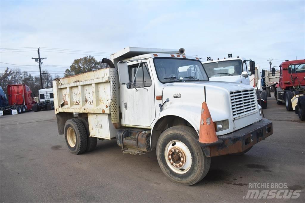 International 4700 Pašizgāzējs