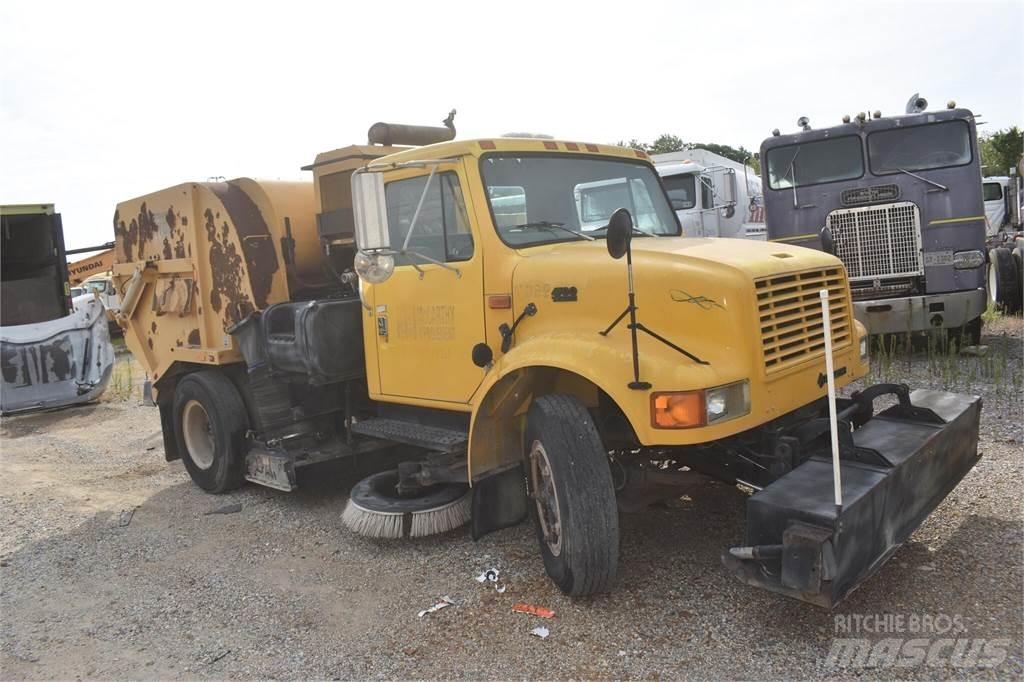 International 4700 Ielu tīrāmās mašīnas