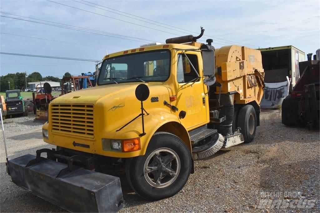 International 4700 Ielu tīrāmās mašīnas