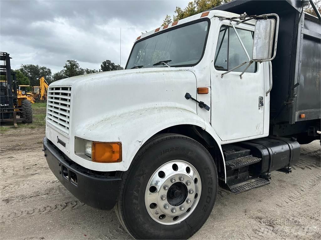 International 4700 Pašizgāzējs