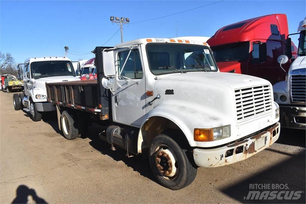 International 4700 Pašizgāzējs